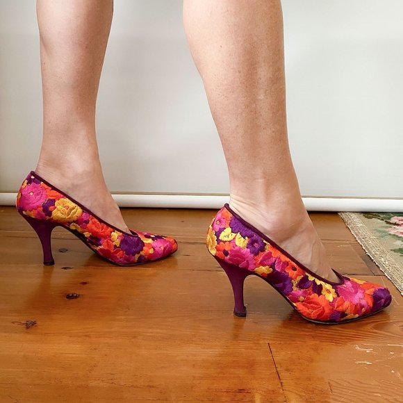 Vintage Valentino floral pumps - Picture 2 of 12